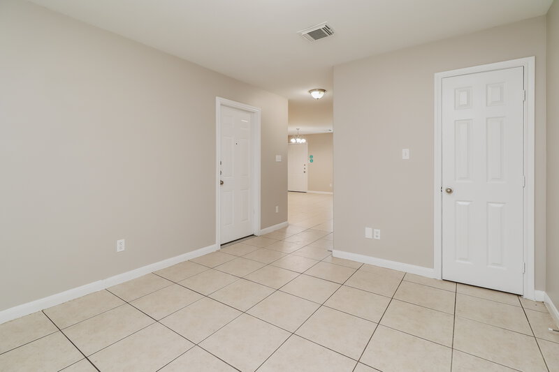 1,980/Mo, 4946 N Cancun Dr Houston, TX 77045 Family Room View
