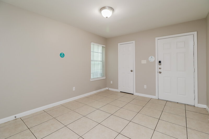 1,980/Mo, 4946 N Cancun Dr Houston, TX 77045 Family Room View 2