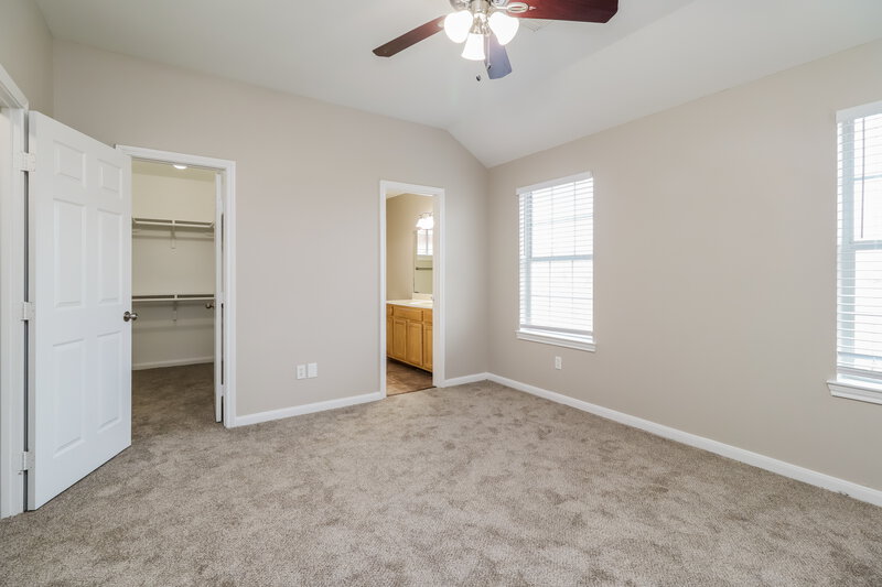 1,980/Mo, 4946 N Cancun Dr Houston, TX 77045 Main Bedroom View 2