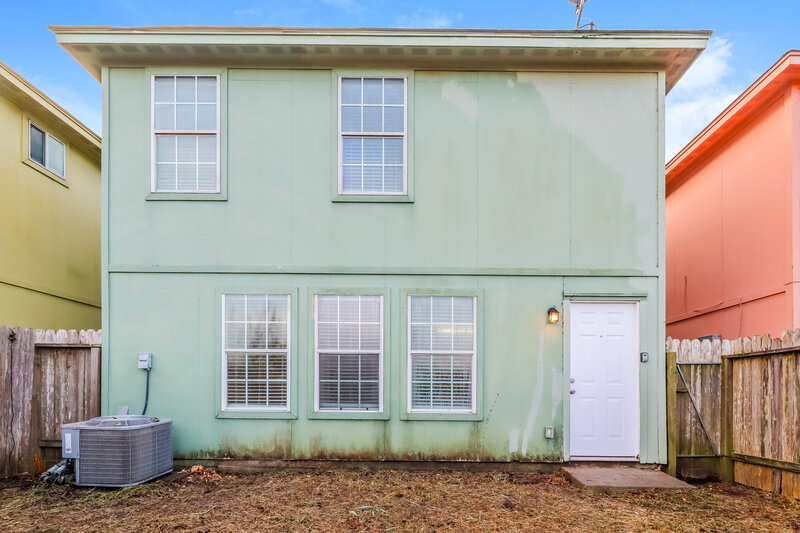 1,980/Mo, 4946 N Cancun Dr Houston, TX 77045 Rear View