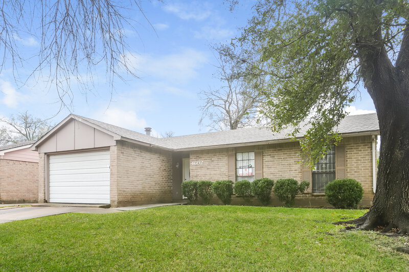 1,590/Mo, 14602 Flair Dr Houston, TX 77049 Front View 2