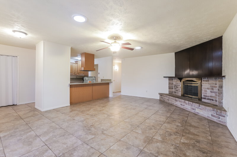 1,590/Mo, 14602 Flair Dr Houston, TX 77049 Living Room View