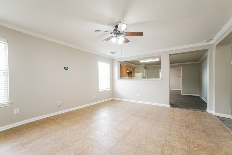 1,660/Mo, 6718 Green Pear Ln Houston, TX 77049 Living Room View