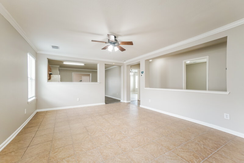 1,660/Mo, 6718 Green Pear Ln Houston, TX 77049 Living Room View 2