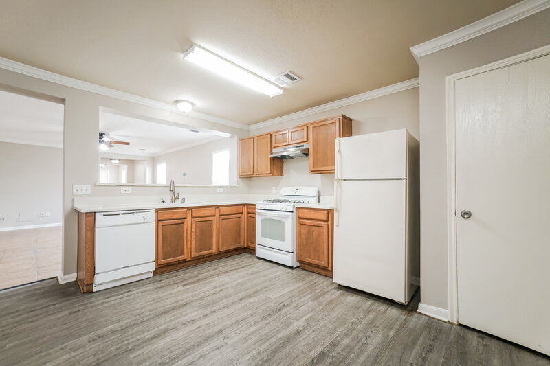 1,660/Mo, 6718 Green Pear Ln Houston, TX 77049 Kitchen View 3