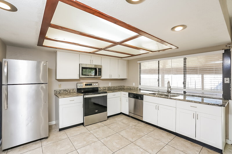 1,545/Mo, 14606 Leacrest Dr Houston, TX 77049 Kitchen View 2