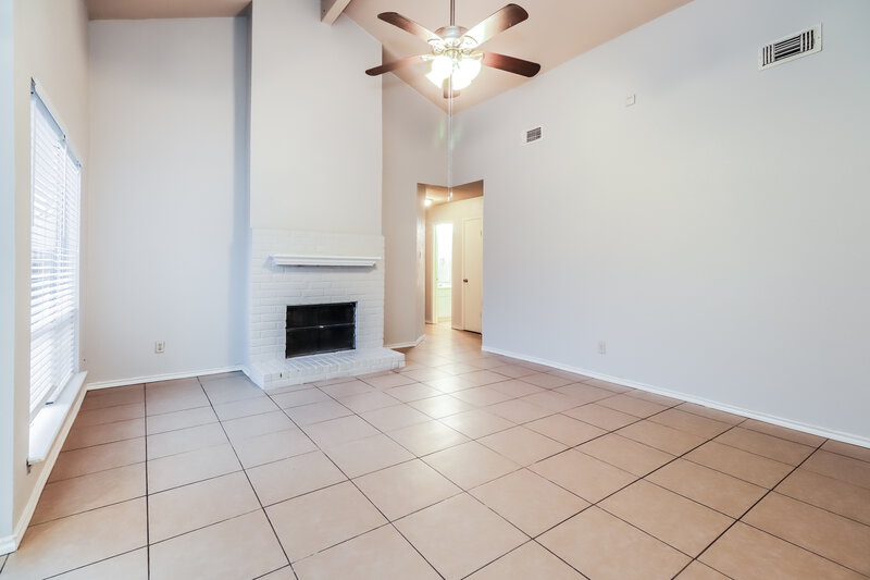 1,695/Mo, 16227 Corsair Rd Houston, TX 77053 Living Room View 2