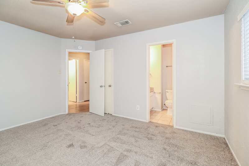 1,695/Mo, 16227 Corsair Rd Houston, TX 77053 Main Bedroom View 2