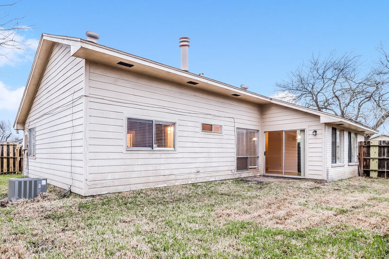 1,695/Mo, 16227 Corsair Rd Houston, TX 77053 Rear View