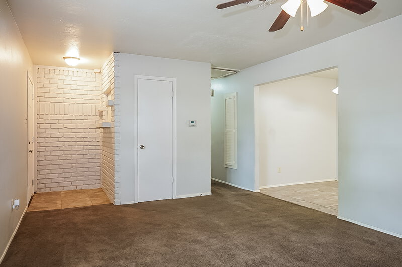 1,470/Mo, 15234 Wickbriar Dr Houston, TX 77053 Living Room View 2