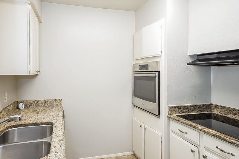 1,470/Mo, 15234 Wickbriar Dr Houston, TX 77053 Kitchen View