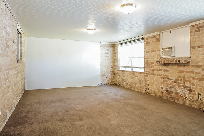 1,470/Mo, 15234 Wickbriar Dr Houston, TX 77053 Family Room View