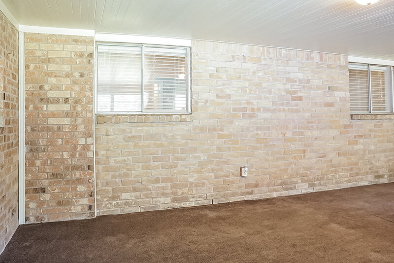 1,470/Mo, 15234 Wickbriar Dr Houston, TX 77053 Family Room View 2