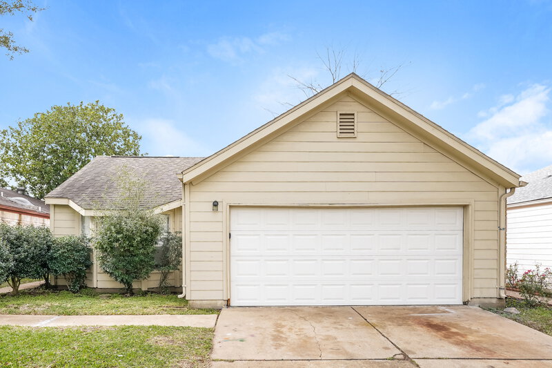 1,710/Mo, 8818 Kalewood Dr Houston, TX 77099 External View