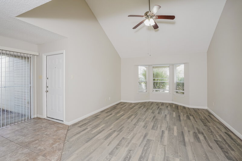 1,710/Mo, 8818 Kalewood Dr Houston, TX 77099 Family Room View