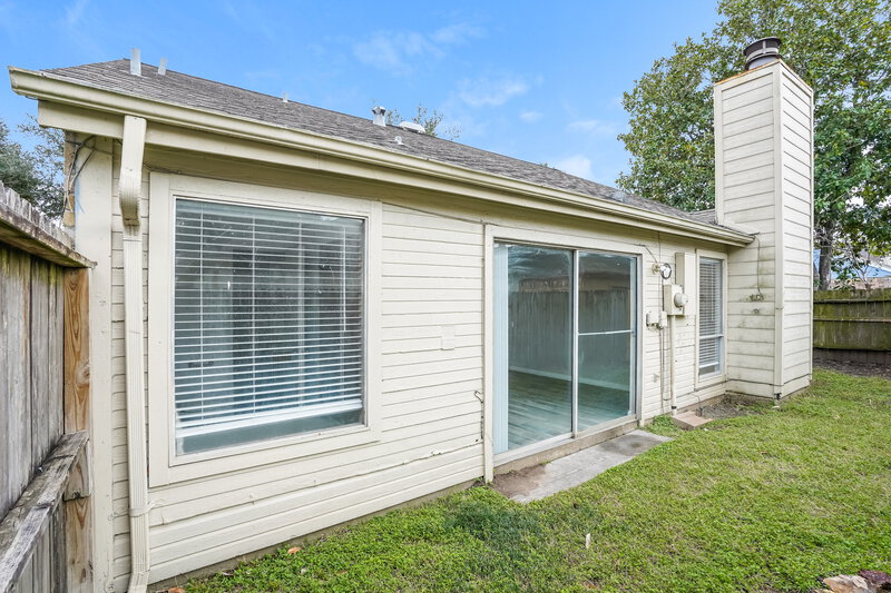 1,710/Mo, 8818 Kalewood Dr Houston, TX 77099 Rear View