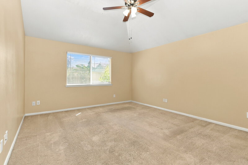 1,730/Mo, 810 Regional Park Dr Houston, TX 77060 Primary Bedroom View