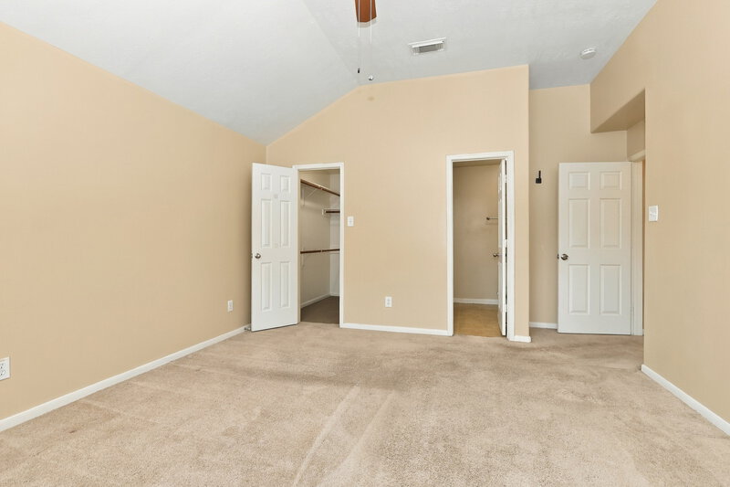 1,730/Mo, 810 Regional Park Dr Houston, TX 77060 Primary Bedroom View 2