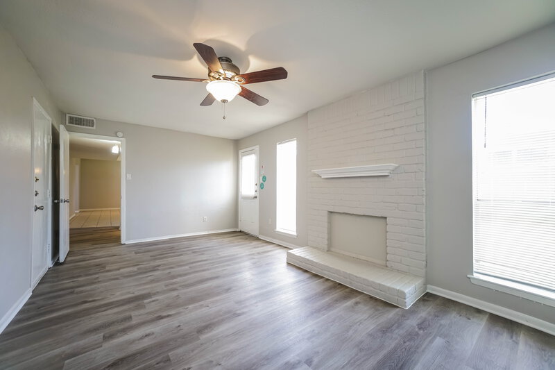 2,790/Mo, 10919 Skybird Dr Houston, TX 77064 Living Room View 2