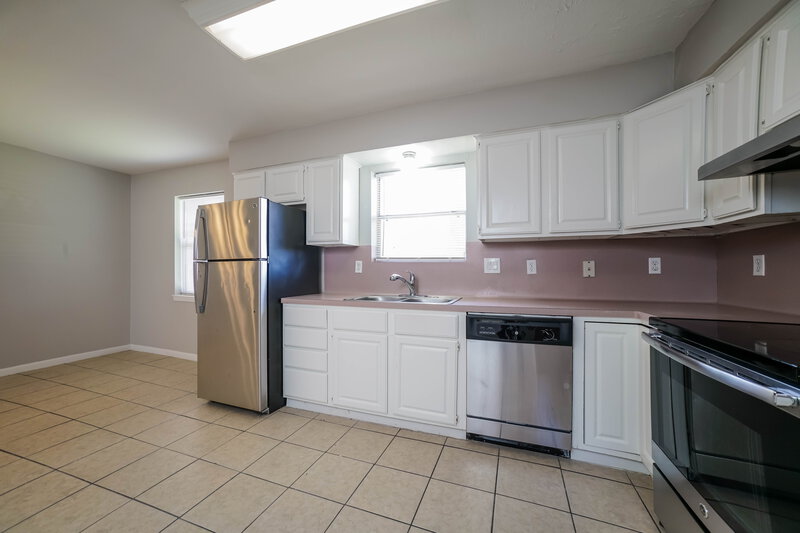 2,790/Mo, 10919 Skybird Dr Houston, TX 77064 Kitchen View 2