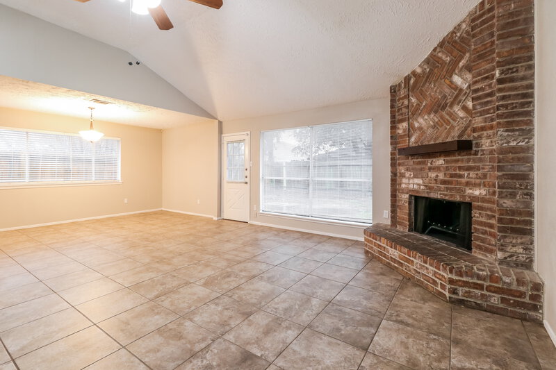 1,775/Mo, 3435 Cheaney Dr Houston, TX 77066 Living Room View 2
