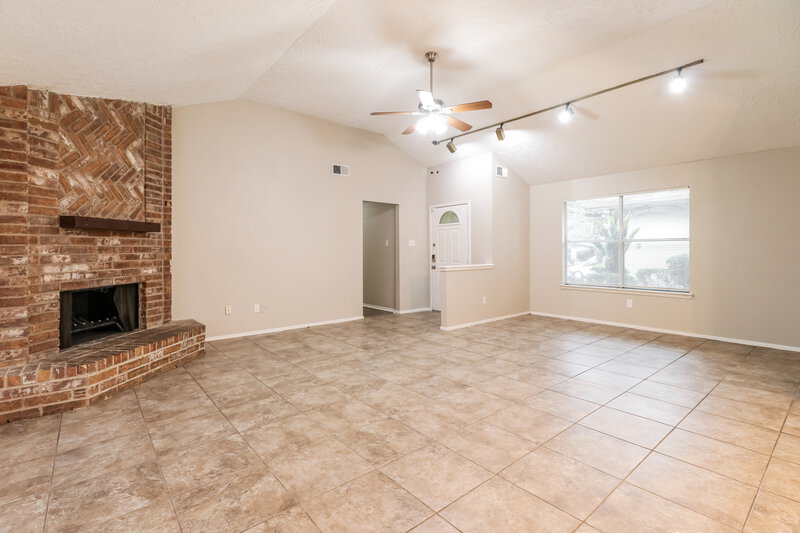 1,775/Mo, 3435 Cheaney Dr Houston, TX 77066 Living Room View 3