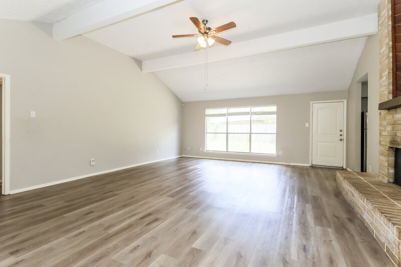1,715/Mo, 3446 Hombly Rd Houston, TX 77066 Living Room View