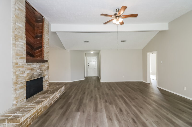 1,795/Mo, 3446 Hombly Rd Houston, TX 77066 Living Room View 2