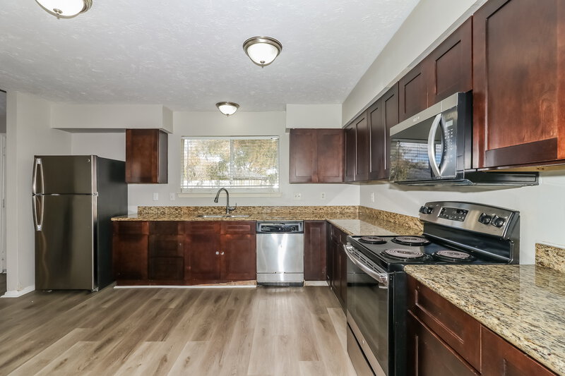 1,795/Mo, 3446 Hombly Rd Houston, TX 77066 Kitchen View