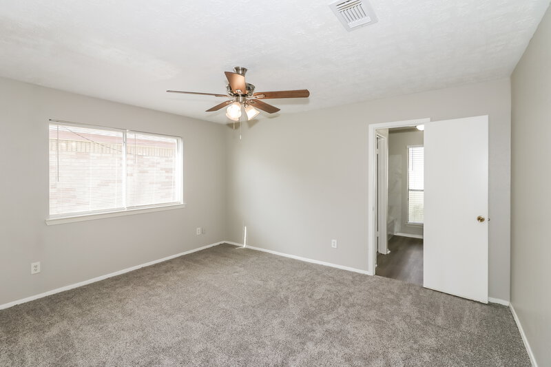 1,795/Mo, 3446 Hombly Rd Houston, TX 77066 Main Bedroom View