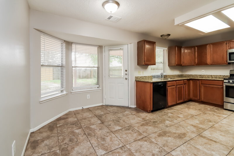 2,225/Mo, 5419 Golden Stream Dr Houston, TX 77066 Dining Room View