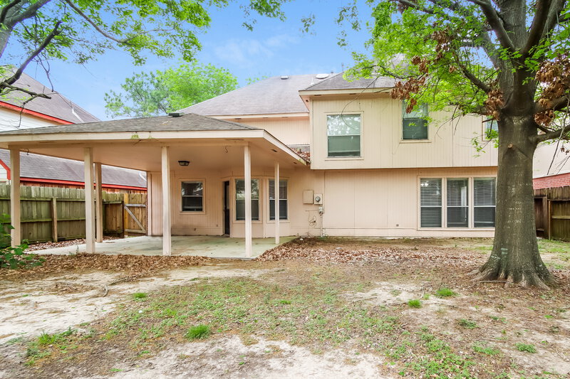 2,225/Mo, 5419 Golden Stream Dr Houston, TX 77066 Rear View