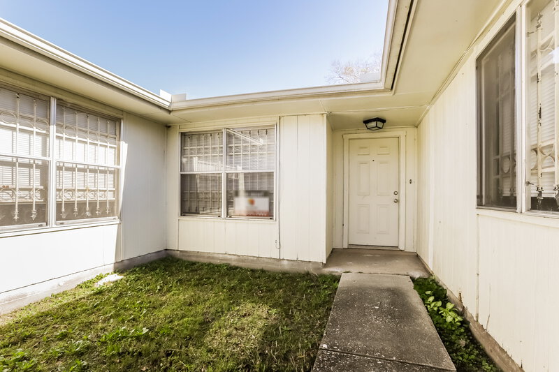 2,100/Mo, 11426 Bethnal Green Dr Houston, TX 77066 Front View 2
