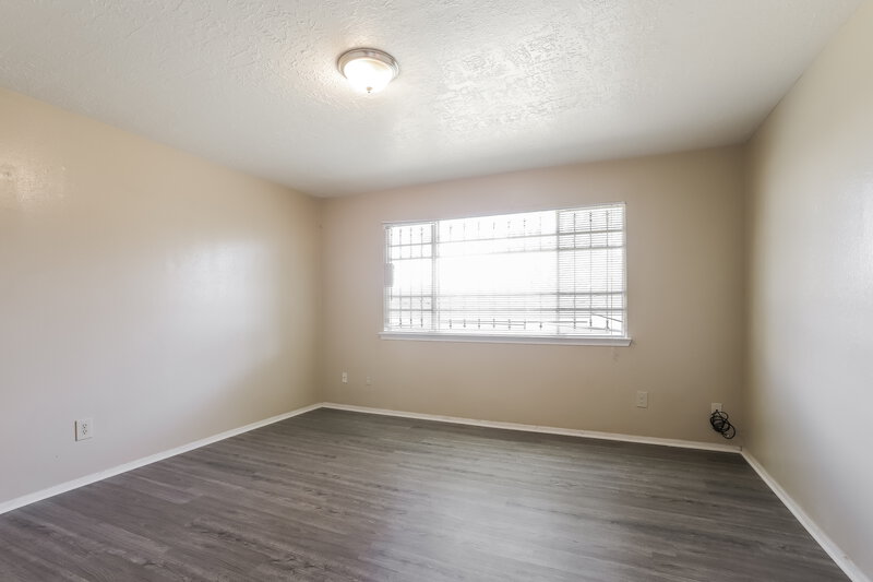 2,100/Mo, 11426 Bethnal Green Dr Houston, TX 77066 Living Room View 2