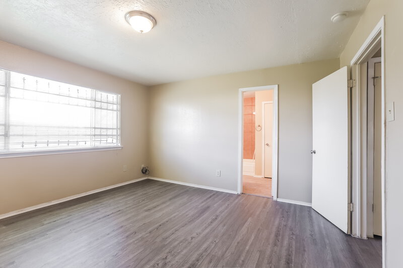2,100/Mo, 11426 Bethnal Green Dr Houston, TX 77066 Master Bedroom View