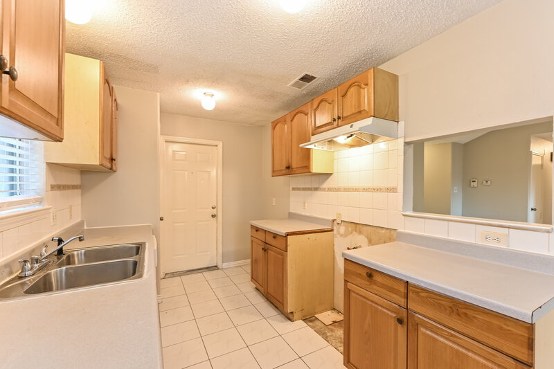 1,590/Mo, 14111 Sandy Point Ln Houston, TX 77066 Kitchen View
