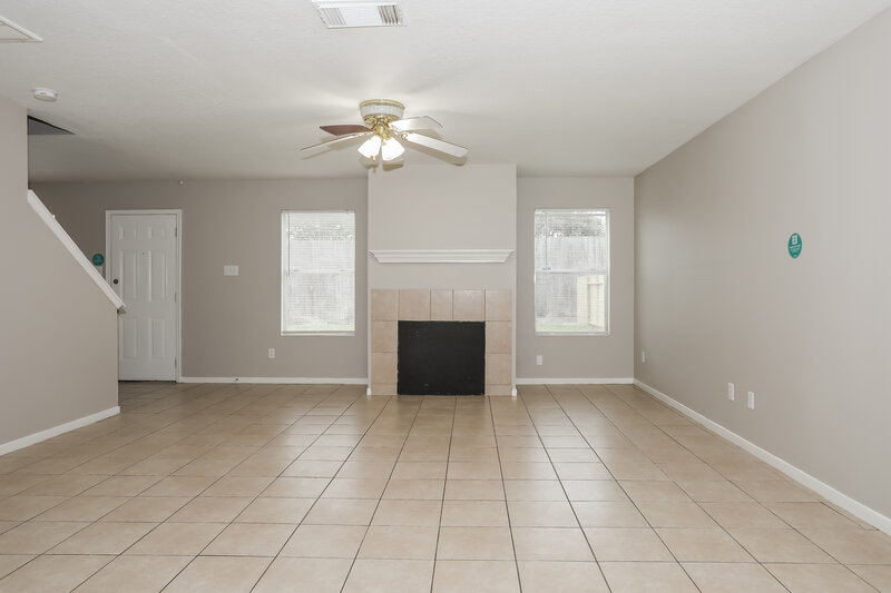 1,925/Mo, 2202 Tomlinson Trail Dr Houston, TX 77067 Living Room View