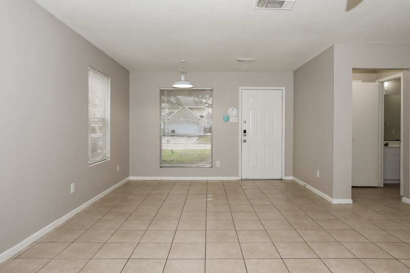 1,925/Mo, 2202 Tomlinson Trail Dr Houston, TX 77067 Living Room View 2