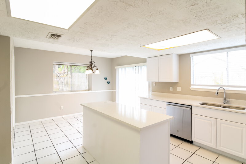 1,865/Mo, 1718 Hazyknoll Ln Houston, TX 77067 Kitchen View 2