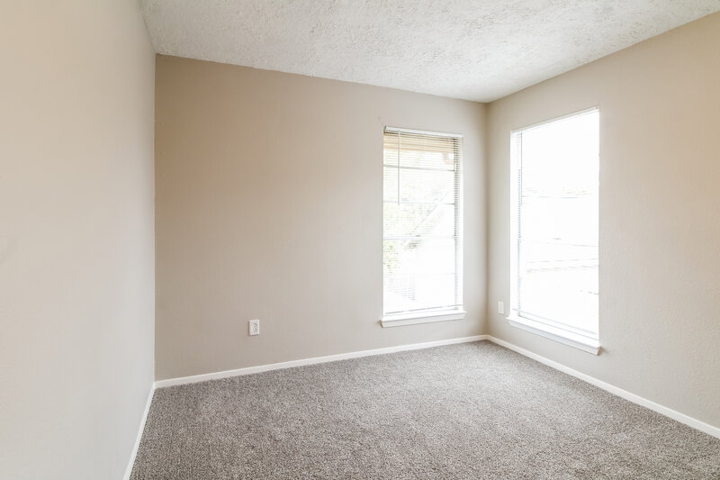 1,865/Mo, 1718 Hazyknoll Ln Houston, TX 77067 Bedroom View 2