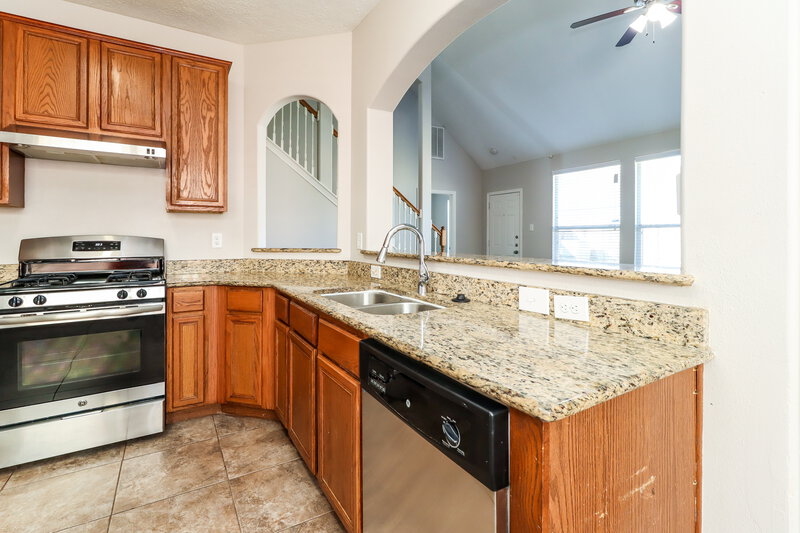 1,935/Mo, 12015 Raven View Dr Houston, TX 77067 Kitchen View 2