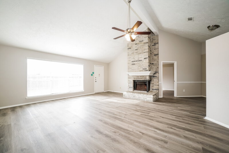 1,725/Mo, 11907 Conifer Springs Ln Houston, TX 77067 Living Room View
