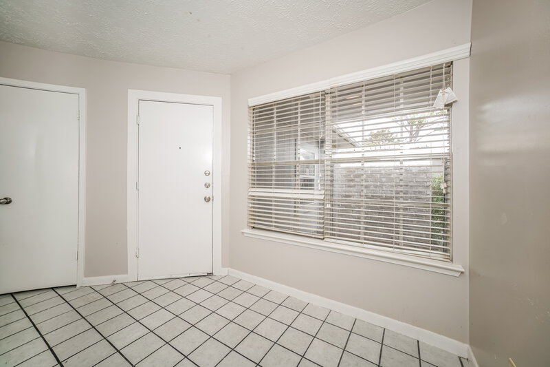 1,725/Mo, 11907 Conifer Springs Ln Houston, TX 77067 Dining Room View