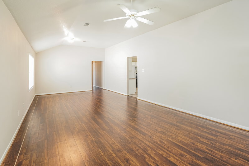 1,985/Mo, 10822 Orchard Springs Dr Houston, TX 77067 Living Room View 2