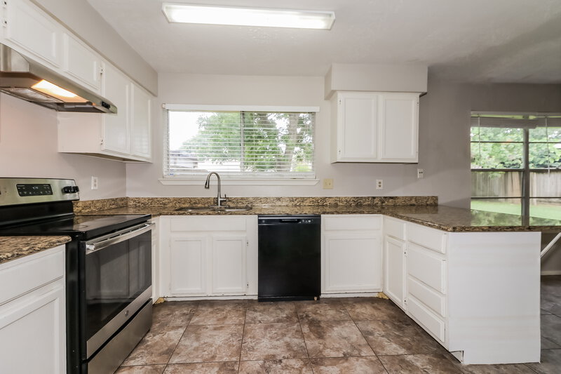 1,710/Mo, 11923 Yeatmah Ln Houston, TX 77067 Kitchen View