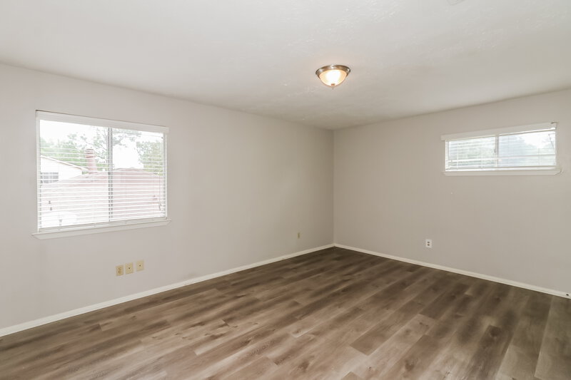 1,710/Mo, 11923 Yeatmah Ln Houston, TX 77067 Main Bedroom View