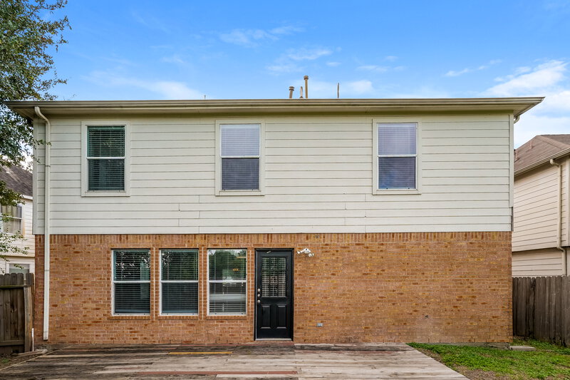 2,050/Mo, 10806 Gable Hill Ln Houston, TX 77067 Rear View 2