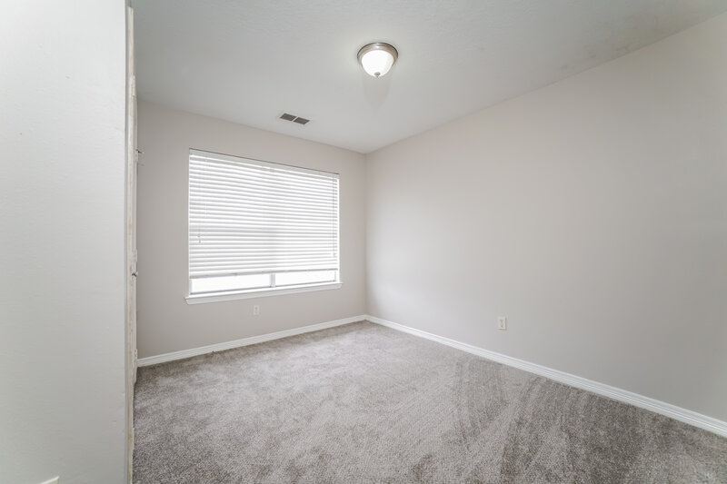 0/Mo, 2527 Grand Canyon Dr Houston, TX 77067 Bedroom View 2
