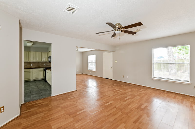 0/Mo, 10314 Timberloch Dr Houston, TX 77070 Living Room View