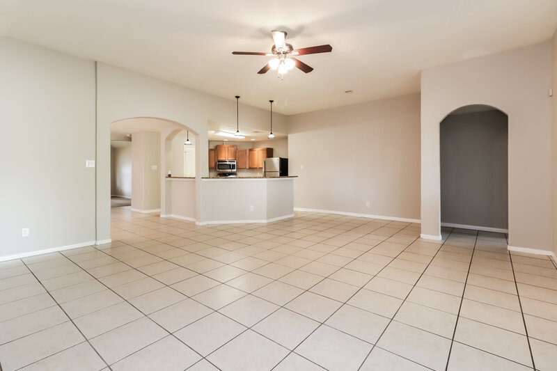 2,105/Mo, 13907 Naples Park Ln Houston, TX 77070 Living Room View 2